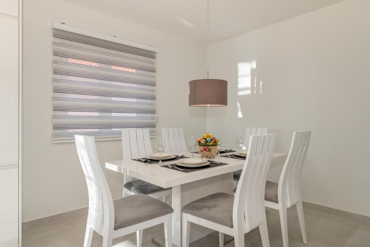 נובליה Joy 1 Apartment מראה חיצוני תמונה