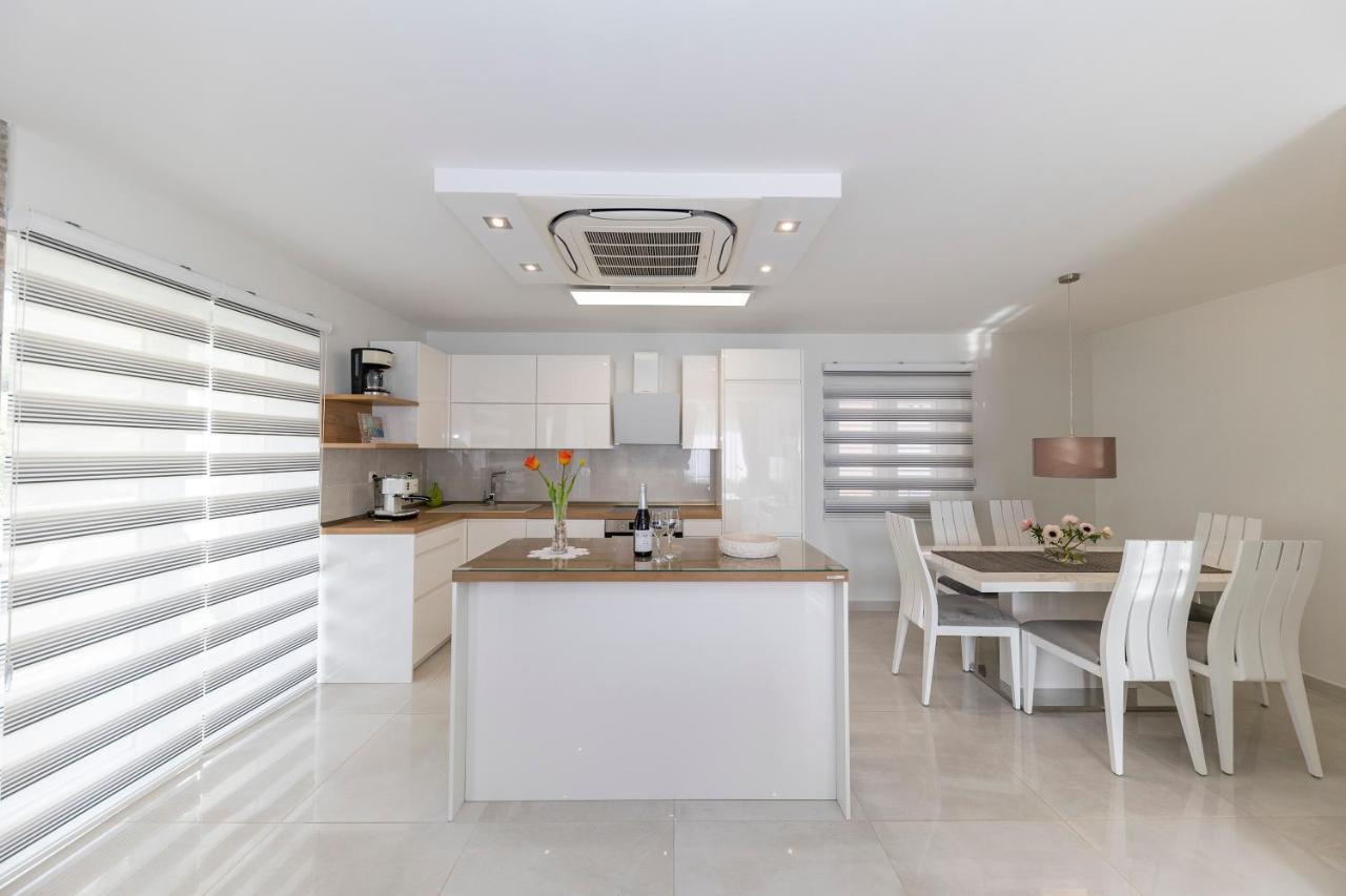 נובליה Joy 1 Apartment מראה חיצוני תמונה